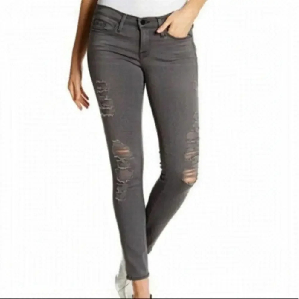 FRAME Le Skinny de Jeanne in Grey Shred